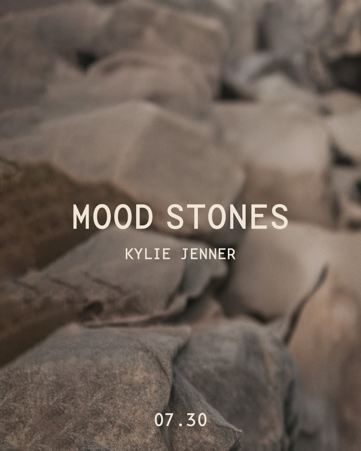 Анонс парфумерної колекції Mood Stones із датою запуску 30 липня