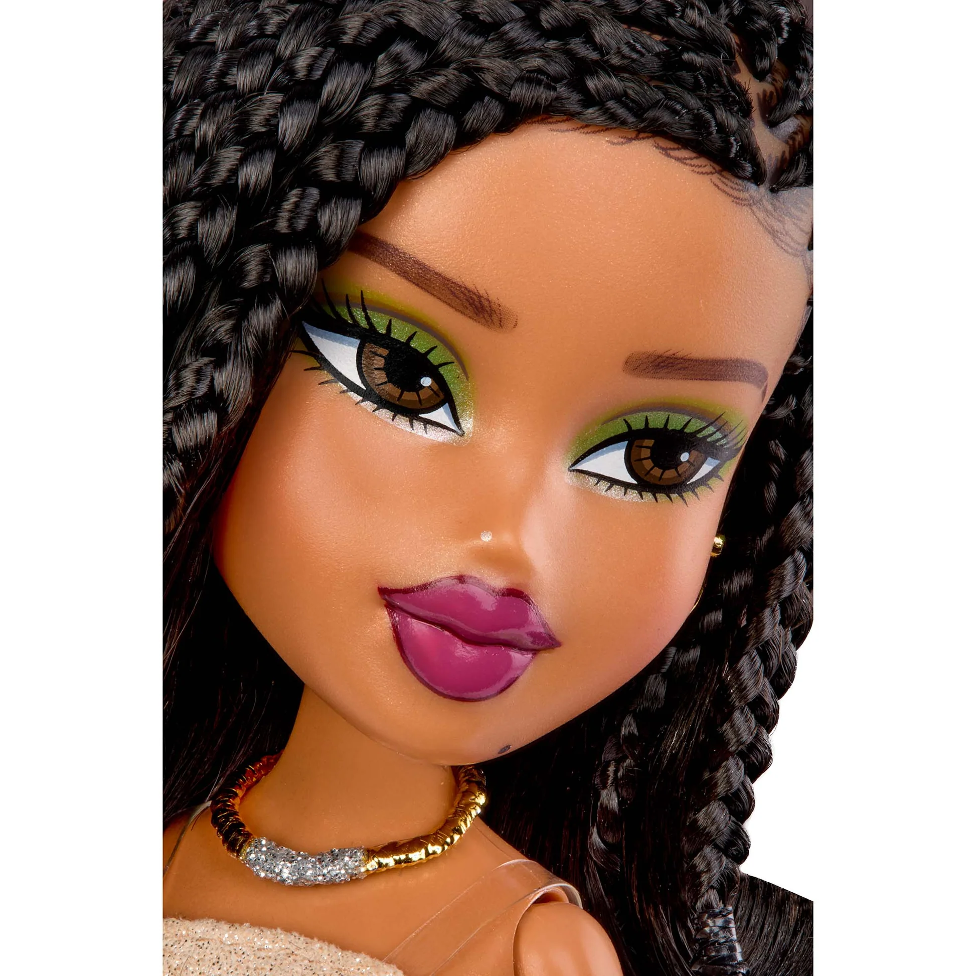 Крупний план ляльки Bratz Tyla з косами, зеленими тінями та сливовими губами