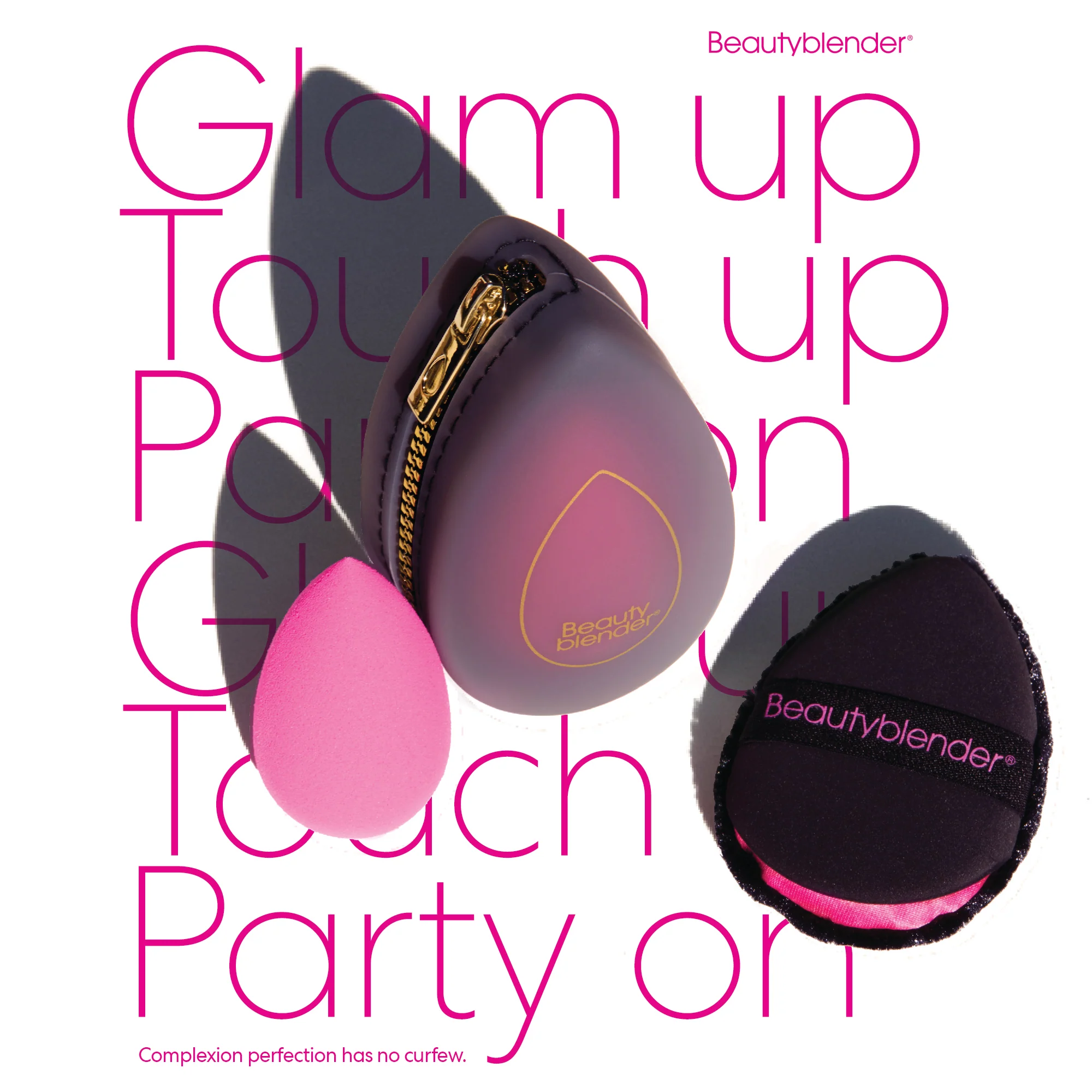 Набір Beautyblender для вечірки: футляр, рожевий спонж та чорна пуховка з написом "Glam up, Touch up, Party on"